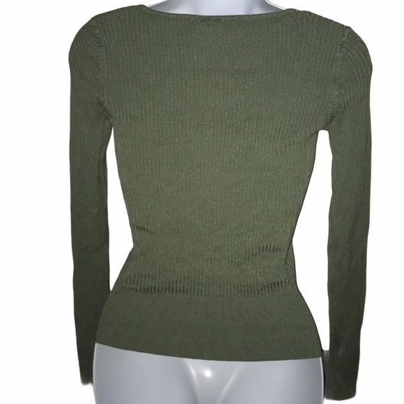 🔥H&M Olive V-Neck Ribbed Top - XS - Picture 2 of 4